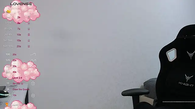 SkyqueenI online show from 03/18/25, 08:47