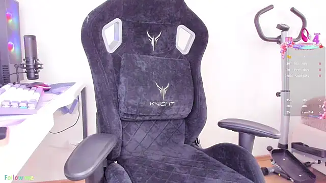 SkyqueenI online show from 09/17/25, 08:16