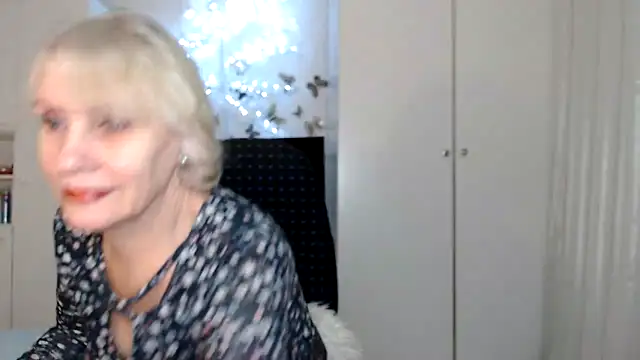Snapshot of Ghertrude52 chatting on 02/20/25, 04:39 Ghertrude52 online show from 02/20/25, 04:39