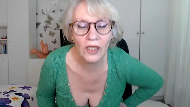 Snapshot of Ghertrude52 chatting on 03/03/25, 10:28 Ghertrude52 online show from 03/03/25, 10:28