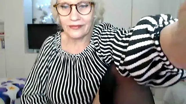 Snapshot of Ghertrude52 chatting on 03/07/25, 07:52 Ghertrude52 online show from 03/07/25, 07:52