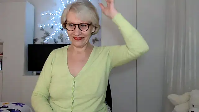 Snapshot of Ghertrude52 chatting on 03/08/25, 04:12 Ghertrude52 online show from 03/08/25, 04:12