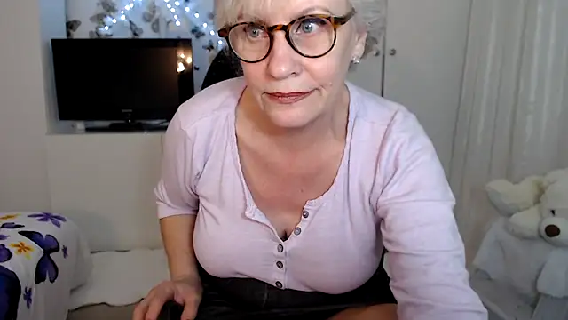 Snapshot of Ghertrude52 chatting on 03/14/25, 04:21 Ghertrude52 online show from 03/14/25, 04:21