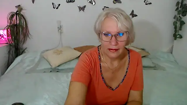 Snapshot of Ghertrude52 chatting on 09/11/25, 02:44 Ghertrude52 online show from 09/11/25, 02:44