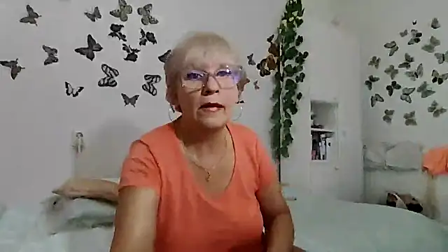 Snapshot of Ghertrude52 chatting on 09/16/25, 03:07 Ghertrude52 online show from 09/16/25, 03:07