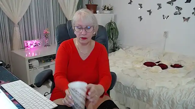 Snapshot of Ghertrude52 chatting on 10/04/25, 03:26 Ghertrude52 online show from 10/04/25, 03:26