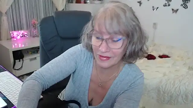 Snapshot of Ghertrude52 chatting on 10/11/25, 03:39 Ghertrude52 online show from 10/11/25, 03:39