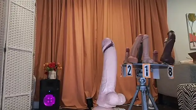 Snapshot of Foglove69 chatting on 11/11/25, 05:24 Foglove69 online show from 11/11/25, 05:24