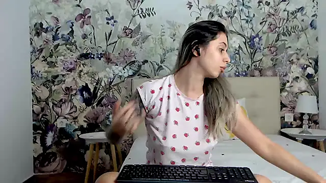 RoseDiamond06 online show from 09/26/25, 08:57