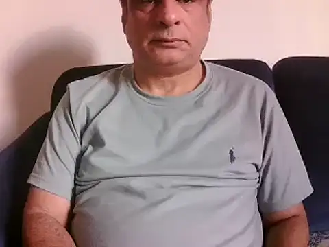 Snapshot of desipapaxxx chatting on 01/18/25, 03:42 desipapaxxx online show from 01/18/25, 03:42