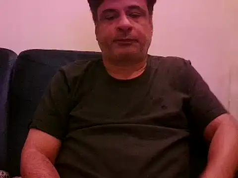 Snapshot of desipapaxxx chatting on 01/20/25, 07:04 desipapaxxx online show from 01/20/25, 07:04