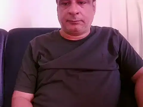 Snapshot of desipapaxxx chatting on 02/04/25, 11:49 desipapaxxx online show from 02/04/25, 11:49
