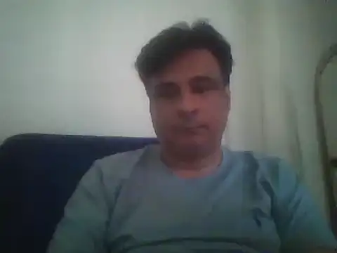 Snapshot of desipapaxxx chatting on 02/13/25, 10:44 desipapaxxx online show from 02/13/25, 10:44