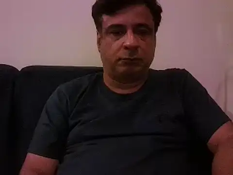 Snapshot of desipapaxxx chatting on 02/13/25, 06:27 desipapaxxx online show from 02/13/25, 06:27