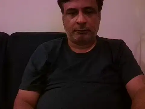 Snapshot of desipapaxxx chatting on 02/15/25, 08:43 desipapaxxx online show from 02/15/25, 08:43