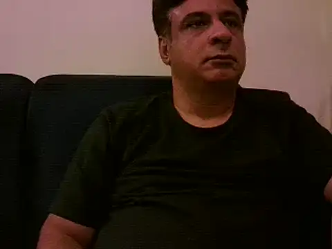 Snapshot of desipapaxxx chatting on 02/17/25, 06:37 desipapaxxx online show from 02/17/25, 06:37