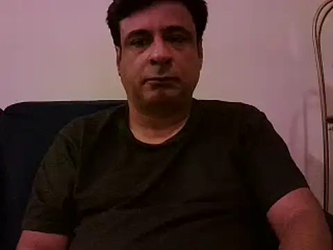 Snapshot of desipapaxxx chatting on 02/21/25, 06:26 desipapaxxx online show from 02/21/25, 06:26