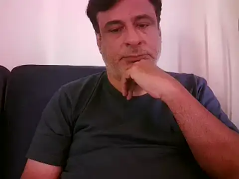 Snapshot of desipapaxxx chatting on 03/06/25, 07:57 desipapaxxx online show from 03/06/25, 07:57