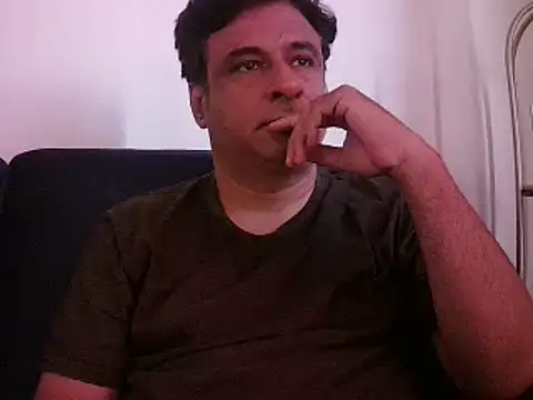Snapshot of desipapaxxx chatting on 03/12/25, 06:18 desipapaxxx online show from 03/12/25, 06:18