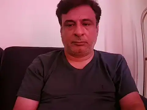 Snapshot of desipapaxxx chatting on 03/14/25, 11:34 desipapaxxx online show from 03/14/25, 11:34