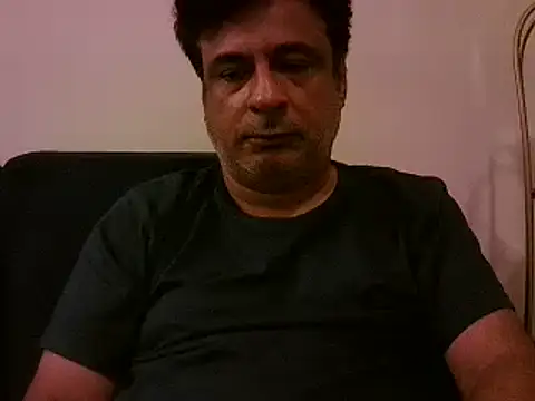Snapshot of desipapaxxx chatting on 03/14/25, 09:32 desipapaxxx online show from 03/14/25, 09:32