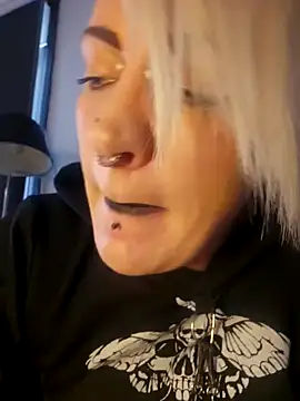 PinkTheHawk online show from 09/28/25, 09:42