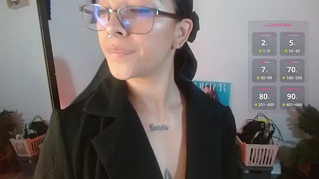 karlavittar online show from 10/16/25, 01:45