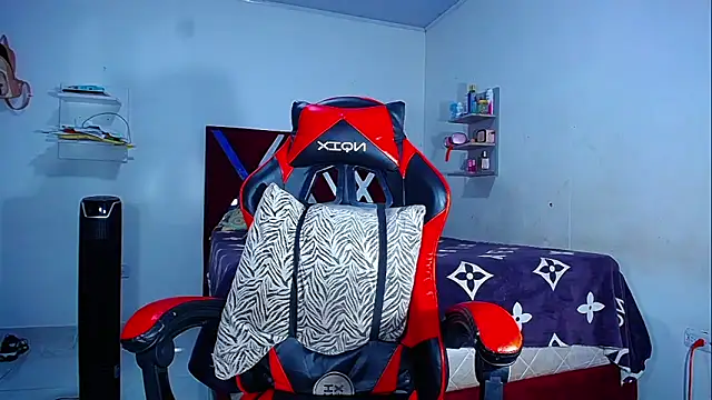 DanisaBrown online show from 04/19/26, 01:54