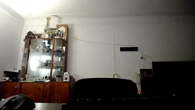 Snapshot of SexxyLety chatting on 10/27/25, 10:03 SexxyLety online show from 10/27/25, 10:03