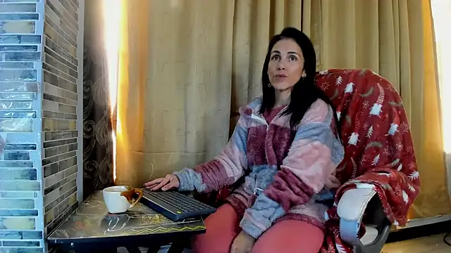 girasol walton online show from 03/15/25, 03:27