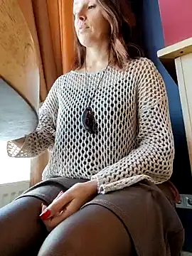 Snapshot of EvaXOAir chatting on 02/06/25, 07:13 EvaXOAir online show from 02/06/25, 07:13