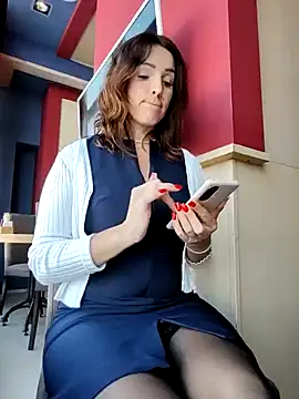 Snapshot of EvaXOAir chatting on 02/14/25, 06:34 EvaXOAir online show from 02/14/25, 06:34