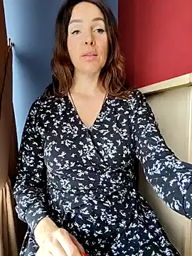 Snapshot of EvaXOAir chatting on 02/15/25, 05:30 EvaXOAir online show from 02/15/25, 05:30