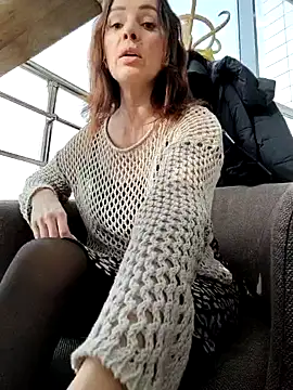 Snapshot of EvaXOAir chatting on 03/04/25, 04:49 EvaXOAir online show from 03/04/25, 04:49