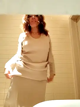 Snapshot of EvaXOAir chatting on 03/10/25, 08:26 EvaXOAir online show from 03/10/25, 08:26