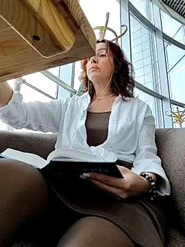 Snapshot of EvaXOAir chatting on 10/02/25, 03:46 EvaXOAir online show from 10/02/25, 03:46