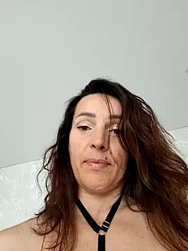 Snapshot of EvaXOAir chatting on 07/06/26, 04:31 EvaXOAir online show from 07/06/26, 04:31
