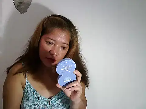 Snapshot of wethornypussy4u chatting on 09/17/25, 10:22 wethornypussy4u online show from 09/17/25, 10:22