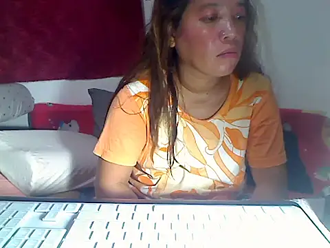 Snapshot of wethornypussy4u chatting on 02/22/26, 12:12 wethornypussy4u online show from 02/22/26, 12:12