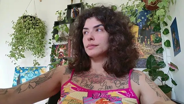 Snapshot of TaliMajesty chatting on 05/16/26, 05:23 TaliMajesty online show from 05/16/26, 05:23