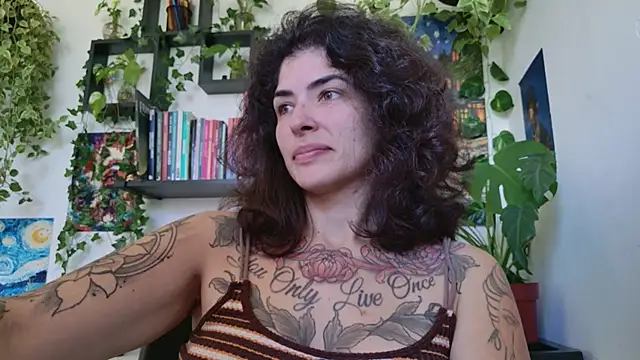 Snapshot of TaliMajesty chatting on 06/20/26, 10:51 TaliMajesty online show from 06/20/26, 10:51