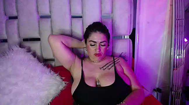 Snapshot of chelaqueen_ chatting on 03/14/25, 02:20 chelaqueen online show from 03/14/25, 02:20