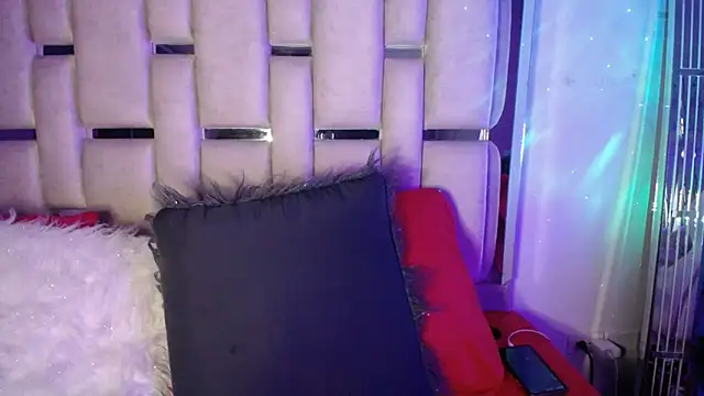 Snapshot of chelaqueen_ chatting on 03/19/25, 02:05 chelaqueen online show from 03/19/25, 02:05