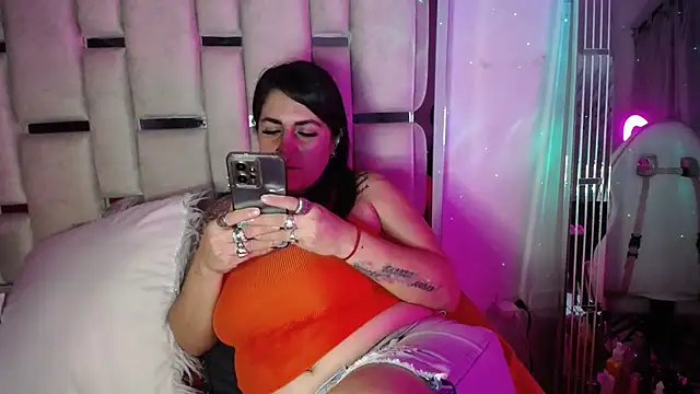 Snapshot of chelaqueen_ chatting on 03/21/25, 04:49 chelaqueen online show from 03/21/25, 04:49