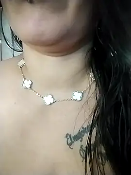 Snapshot of chelaqueen_ chatting on 11/30/25, 06:34 chelaqueen online show from 11/30/25, 06:34