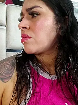 Snapshot of chelaqueen_ chatting on 12/04/25, 12:09 chelaqueen online show from 12/04/25, 12:09