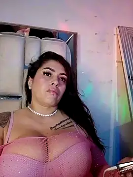 Snapshot of chelaqueen_ chatting on 12/15/25, 02:49 chelaqueen online show from 12/15/25, 02:49