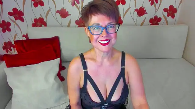 Snapshot of JennAlison chatting on 12/18/24, 12:51 JennAlison online show from 12/18/24, 12:51
