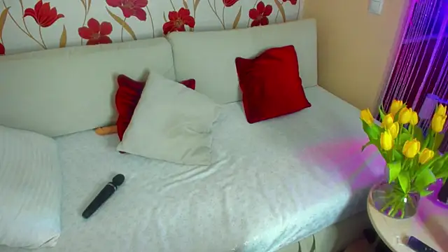 Snapshot of JennAlison chatting on 03/09/25, 01:37 JennAlison online show from 03/09/25, 01:37