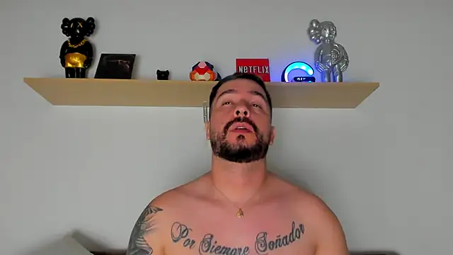 camilo restrepo21 online show from 02/02/25, 12:19